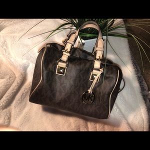 Michael kors hand bag